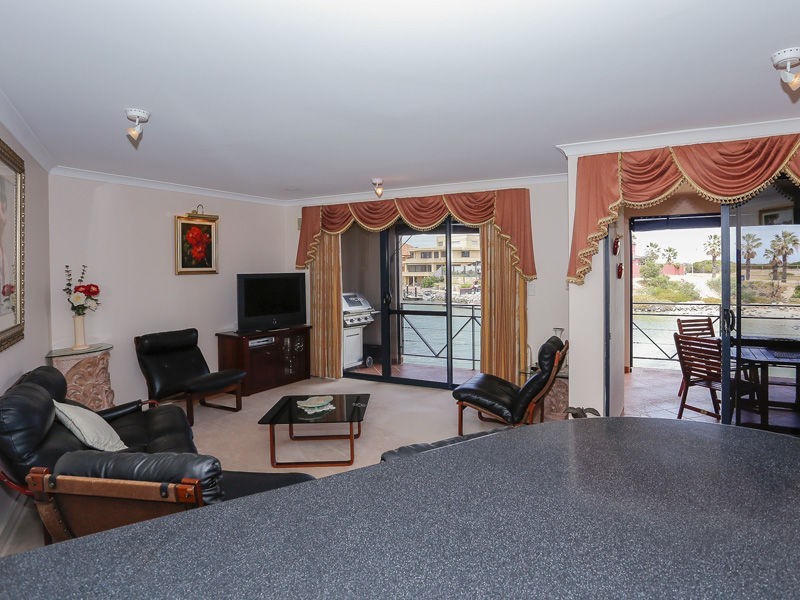 23 Rosslare Promenade, Mindarie WA 6030