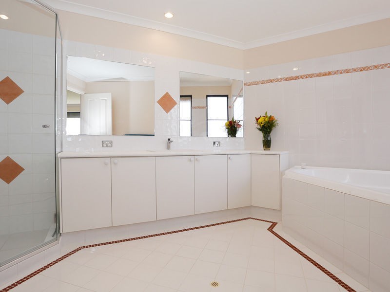 23 Rosslare Promenade, Mindarie WA 6030