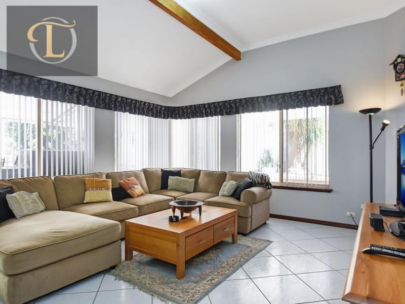 15 Picton Terrace, Alexander Heights WA 6064