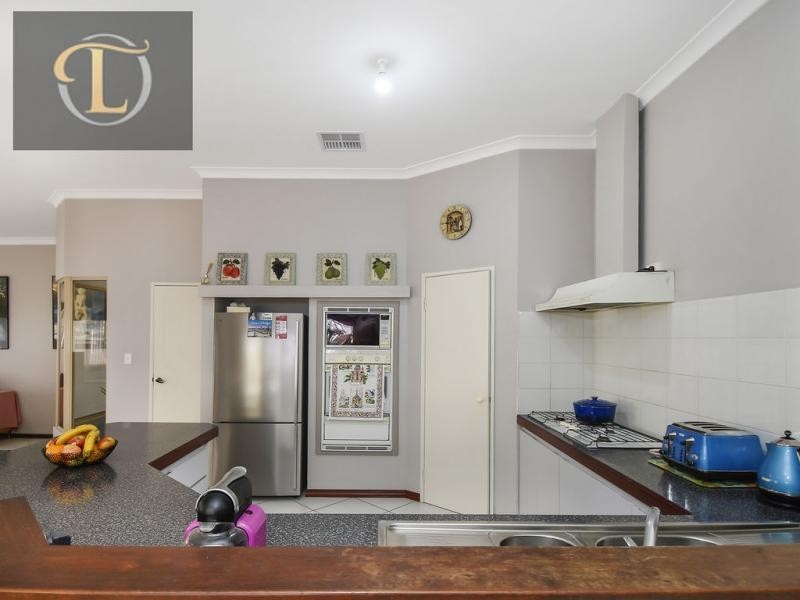 15 Picton Terrace, Alexander Heights WA 6064