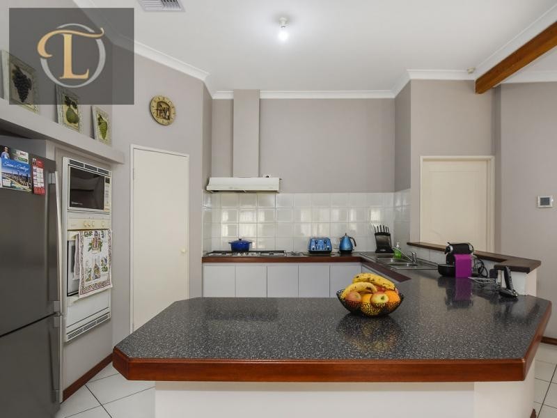 15 Picton Terrace, Alexander Heights WA 6064