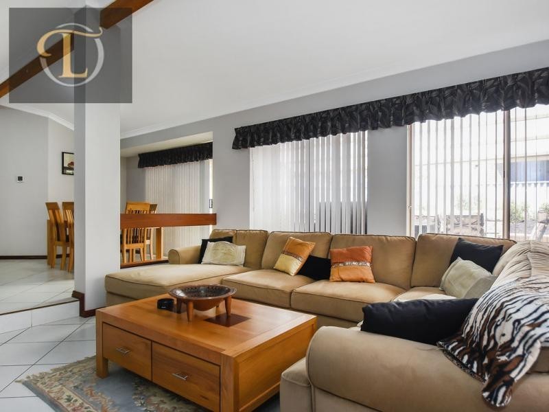 15 Picton Terrace, Alexander Heights WA 6064