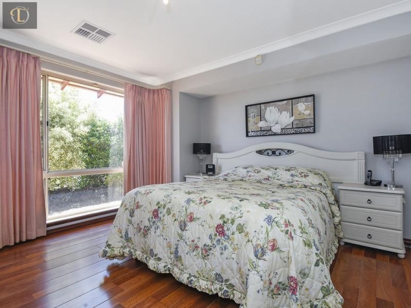 15 Picton Terrace, Alexander Heights WA 6064