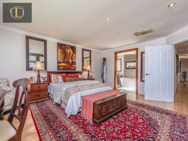 10 Mal Bay Court, Mindarie WA 6030