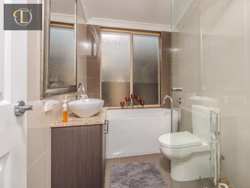 10 Mal Bay Court, Mindarie WA 6030