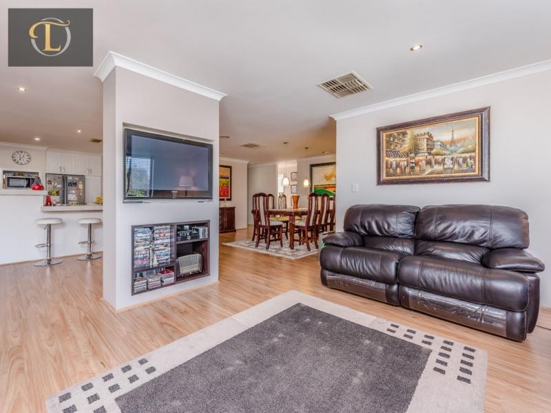 10 Mal Bay Court, Mindarie WA 6030