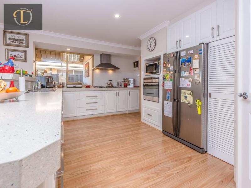 10 Mal Bay Court, Mindarie WA 6030