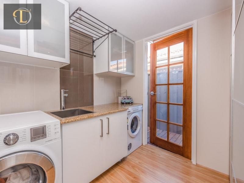 10 Mal Bay Court, Mindarie WA 6030