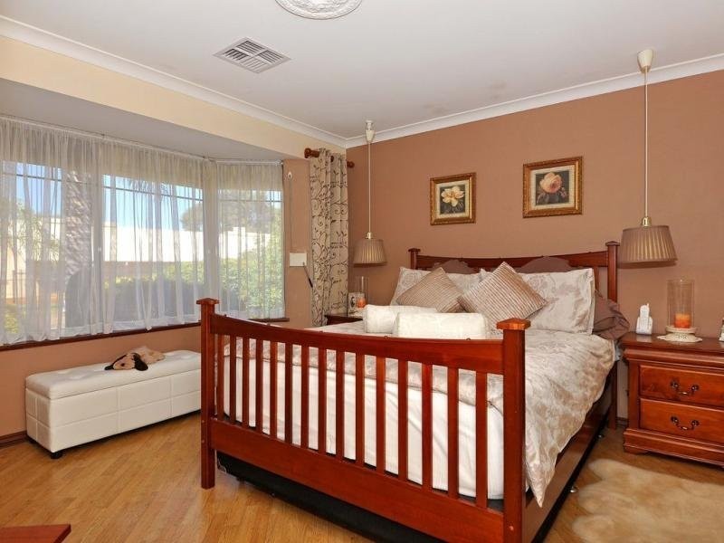 43 Keatley Crescent, Woodvale WA 6026