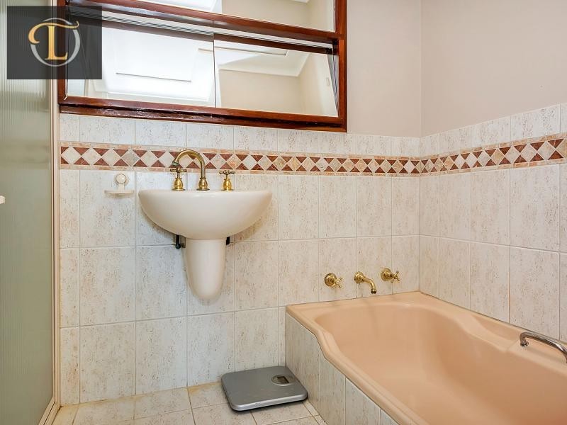 39 Roche Road, Duncraig WA 6023