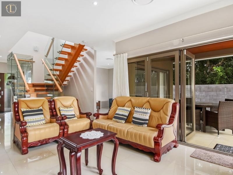 1/2 Compass Drive, Biggera Waters QLD 4216