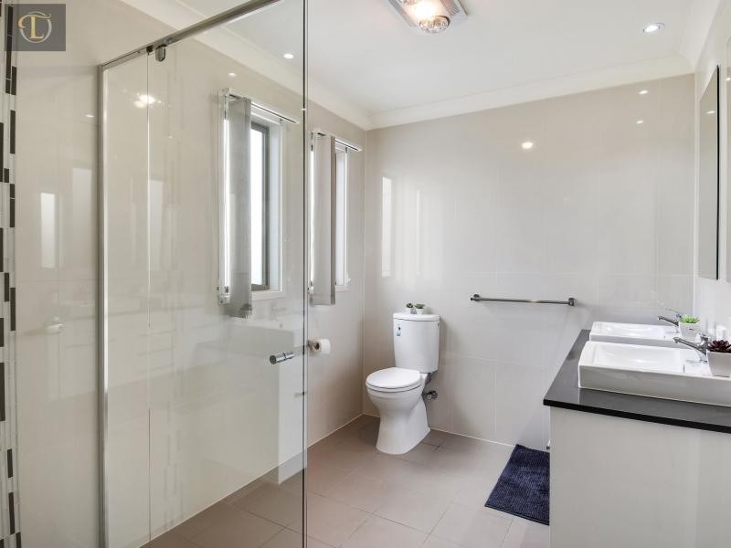 1/2 Compass Drive, Biggera Waters QLD 4216