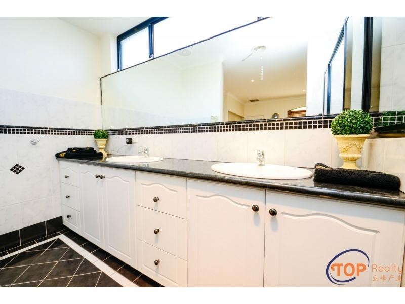 64A Vahland Avenue, Riverton WA 6148