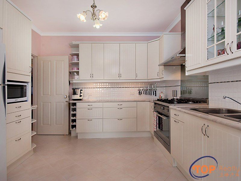 13 Elgon Hill, Willetton WA 6155