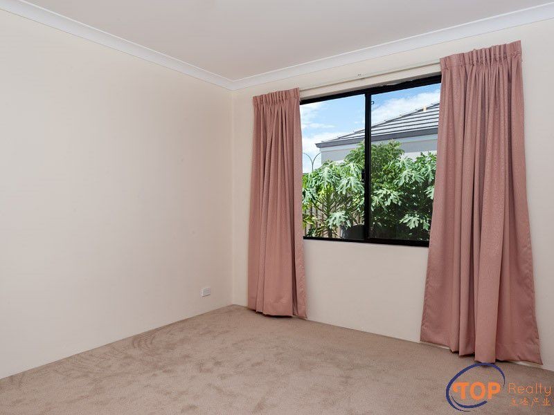 2 Edgar Link, Piara Waters WA 6112