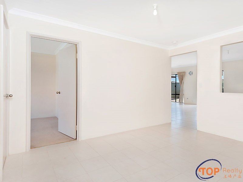 2 Edgar Link, Piara Waters WA 6112