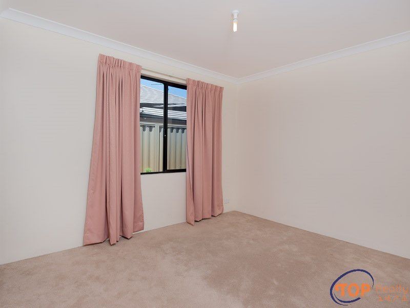2 Edgar Link, Piara Waters WA 6112