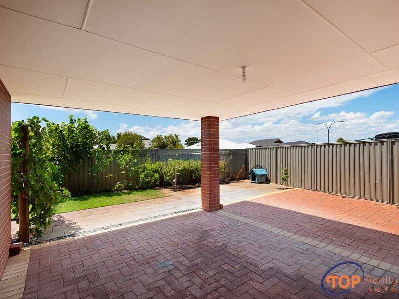 2 Edgar Link, Piara Waters WA 6112