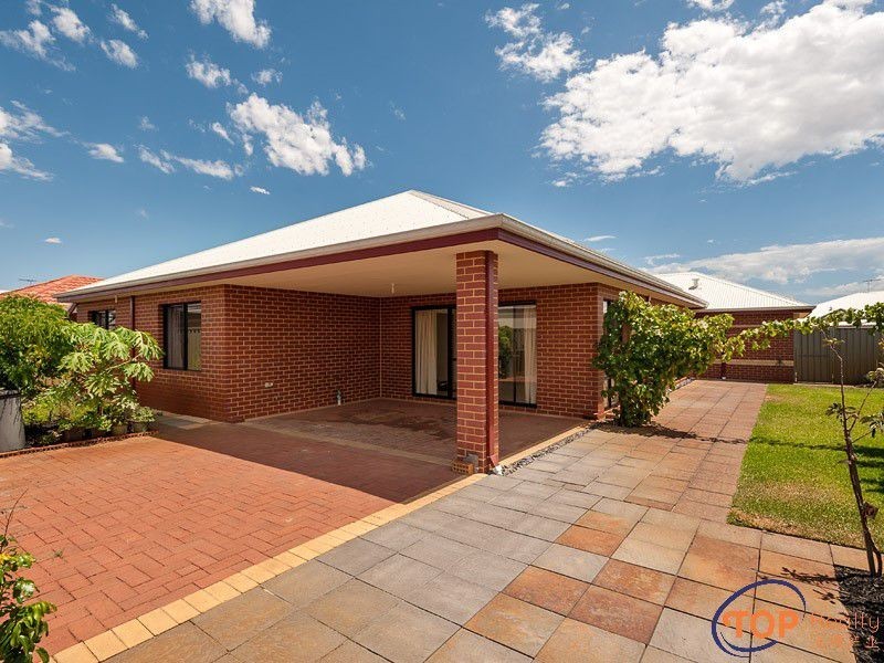 2 Edgar Link, Piara Waters WA 6112