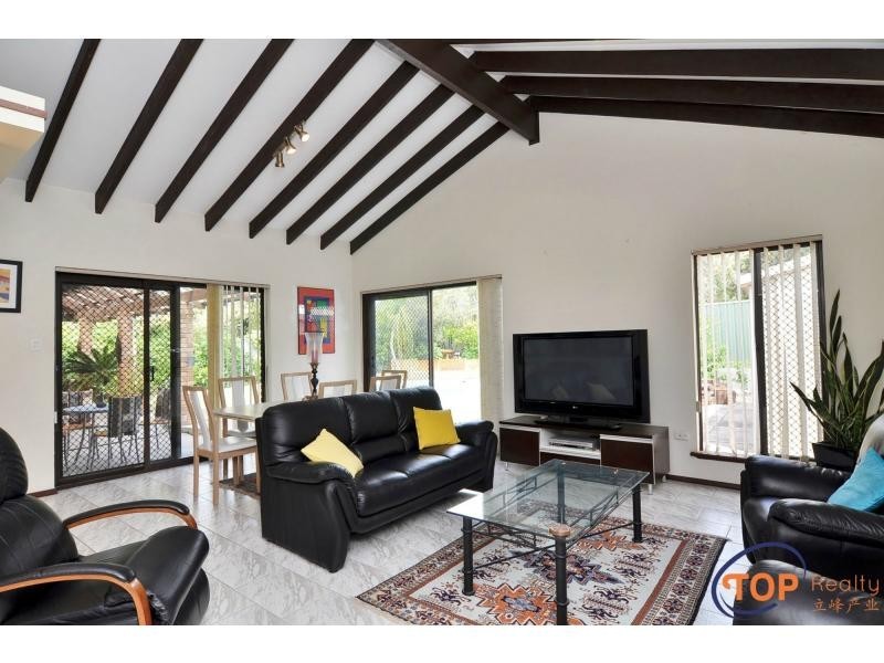 25 Hartung Way, Bull Creek WA 6149