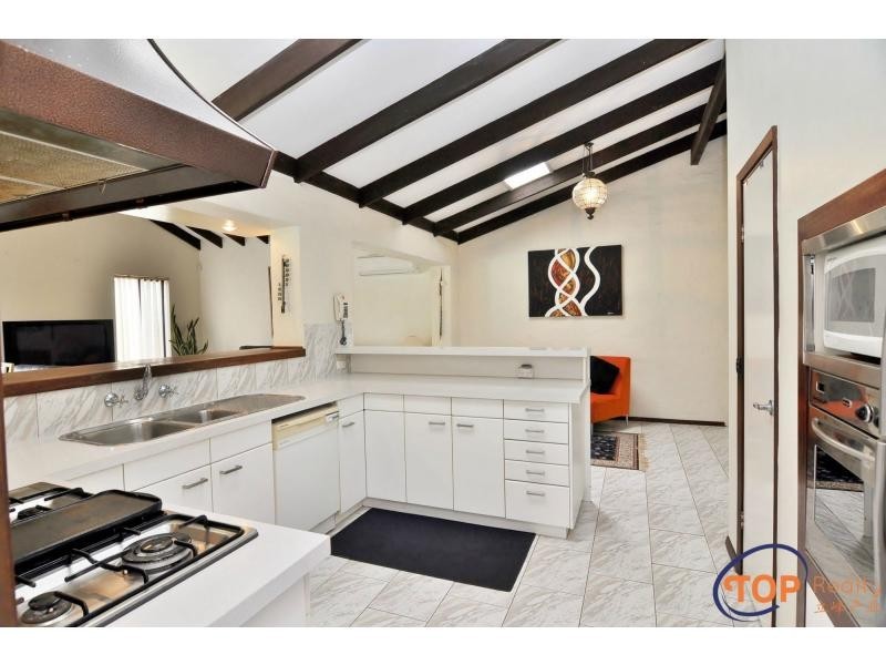 25 Hartung Way, Bull Creek WA 6149