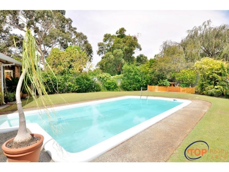 25 Hartung Way, Bull Creek WA 6149