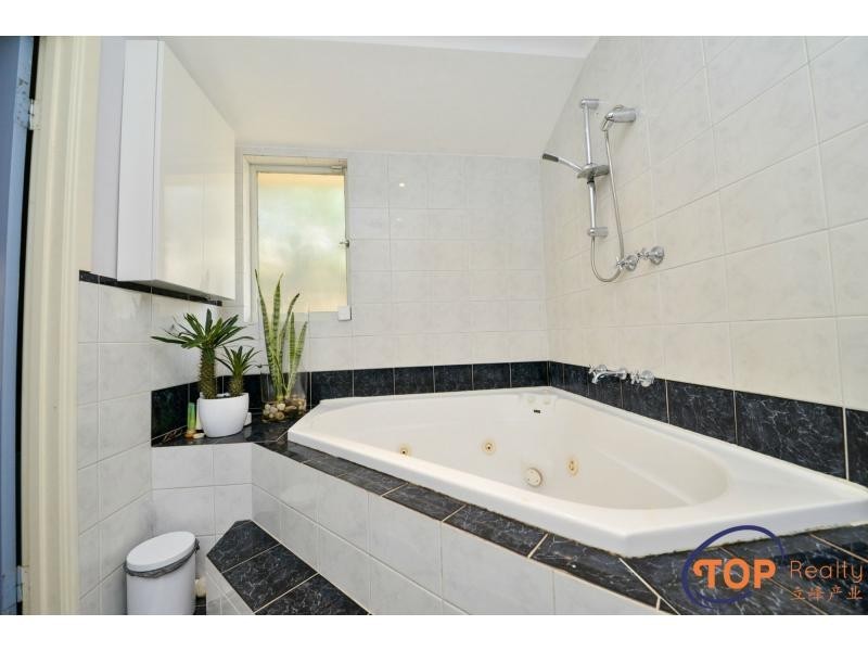 71 Vahland Avenue, Riverton WA 6148