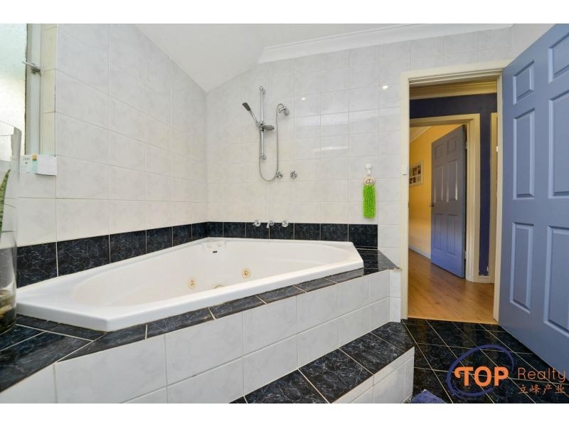 71 Vahland Avenue, Riverton WA 6148