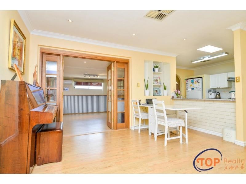 71 Vahland Avenue, Riverton WA 6148