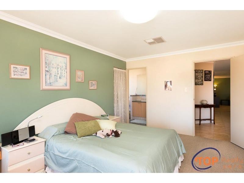 14 Lakefront Avenue, Beeliar WA 6164