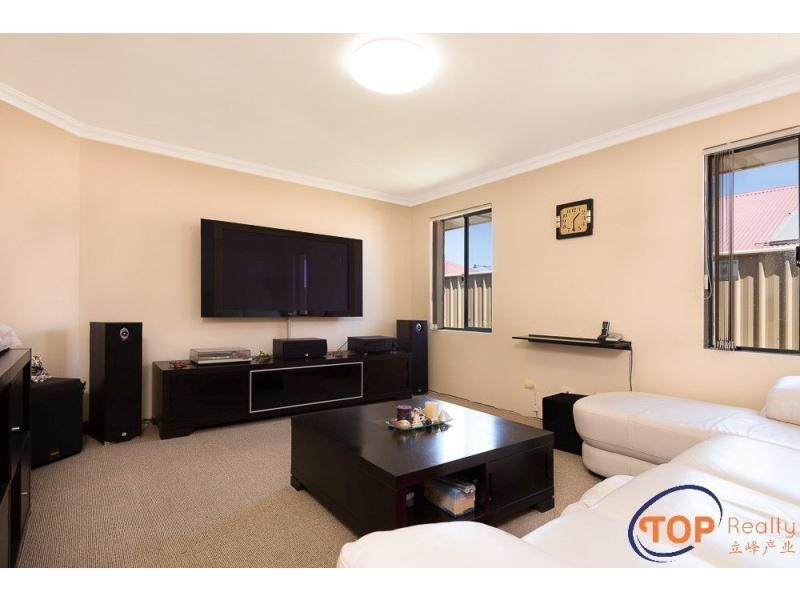 14 Lakefront Avenue, Beeliar WA 6164