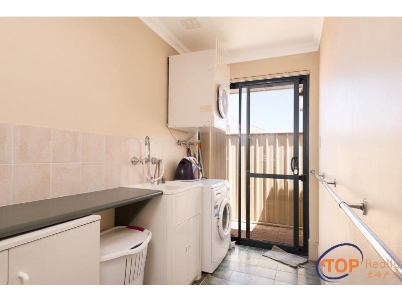 14 Lakefront Avenue, Beeliar WA 6164