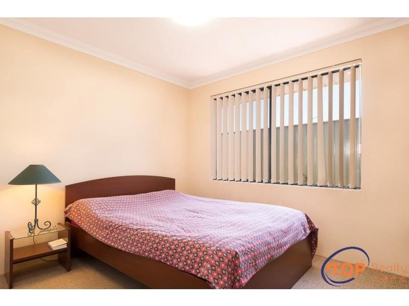 14 Lakefront Avenue, Beeliar WA 6164