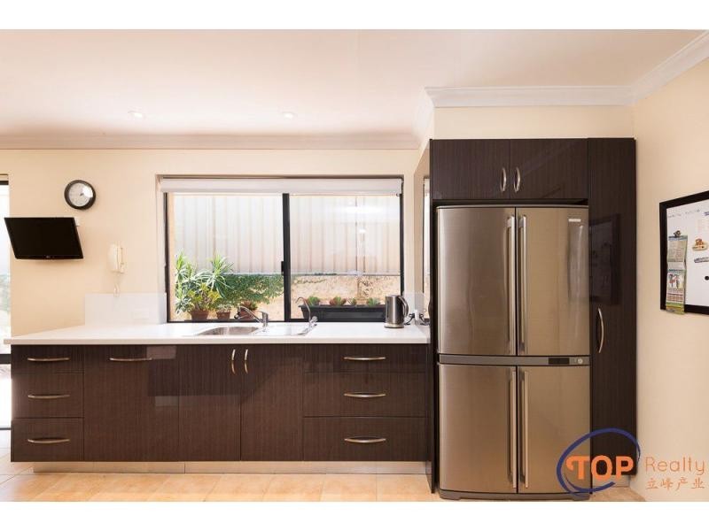 14 Lakefront Avenue, Beeliar WA 6164