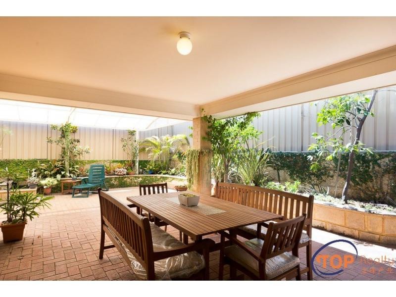 14 Lakefront Avenue, Beeliar WA 6164