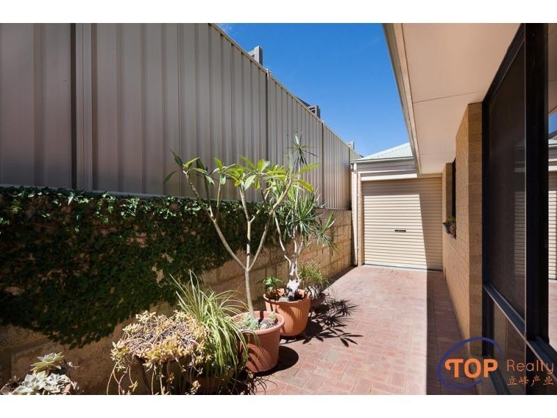 14 Lakefront Avenue, Beeliar WA 6164