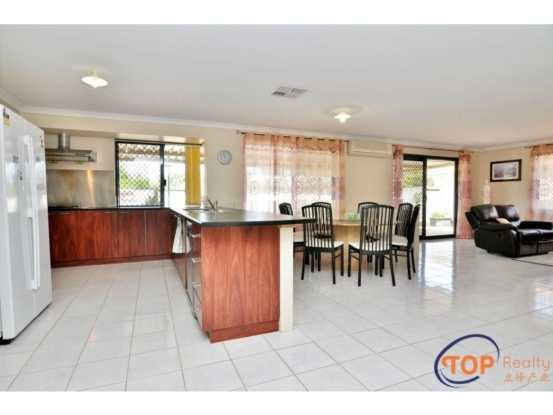 70 Shannon Ramble, Gosnells WA 6110