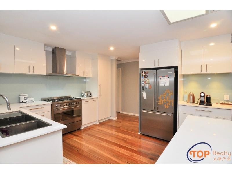 8 Fingall Way, Willetton WA 6155