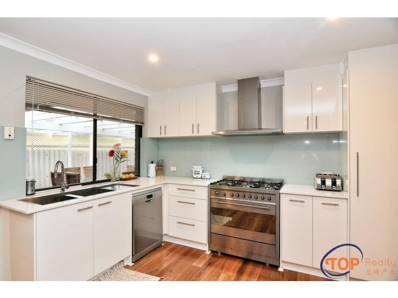 8 Fingall Way, Willetton WA 6155