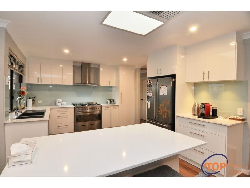 8 Fingall Way, Willetton WA 6155