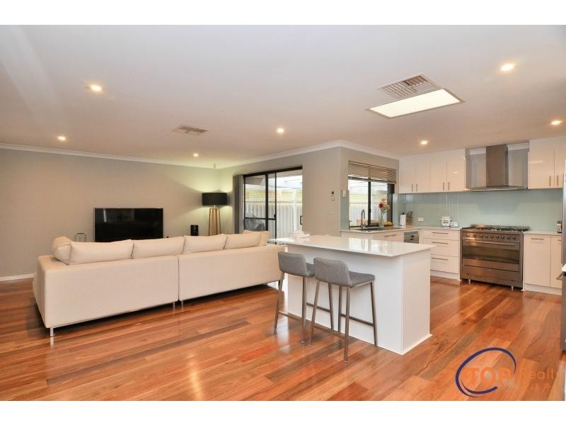 8 Fingall Way, Willetton WA 6155