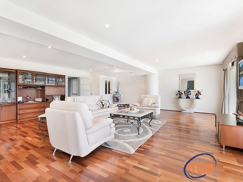 16 The Escarpment, Willetton WA 6155