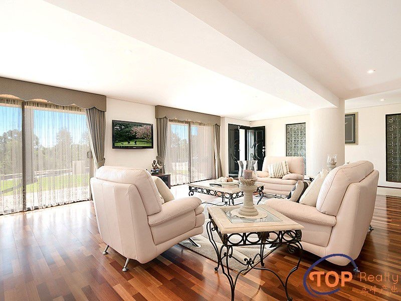 16 The Escarpment, Willetton WA 6155