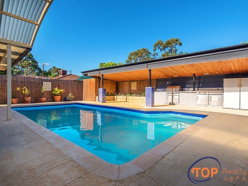 16 The Escarpment, Willetton WA 6155