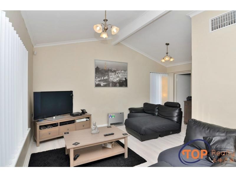 11 Meadowbrook Drive, Parkwood WA 6147