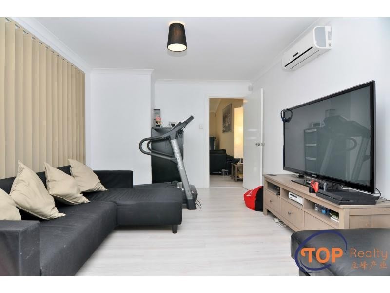 11 Meadowbrook Drive, Parkwood WA 6147