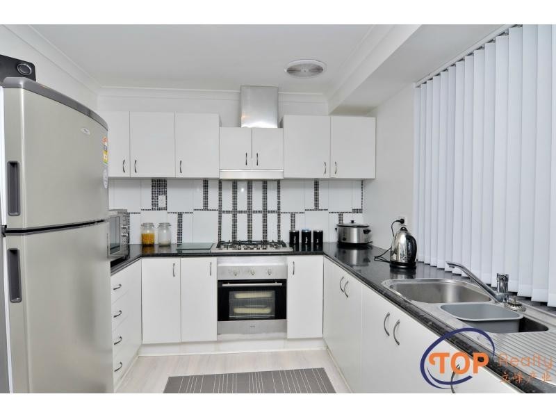 11 Meadowbrook Drive, Parkwood WA 6147