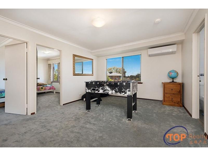 4 Whittaker Crescent, Bull Creek WA 6149