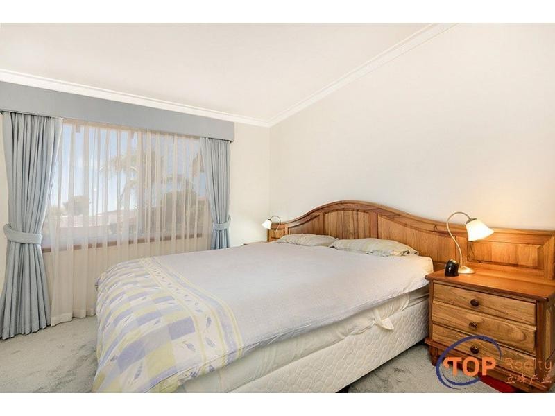 4 Whittaker Crescent, Bull Creek WA 6149