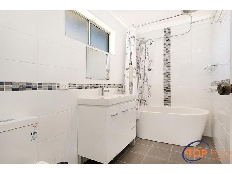 4 Whittaker Crescent, Bull Creek WA 6149